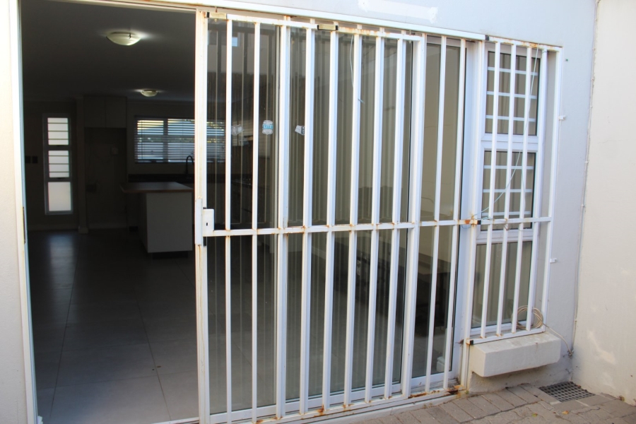 To Let 2 Bedroom Property for Rent in Kempenville Western Cape